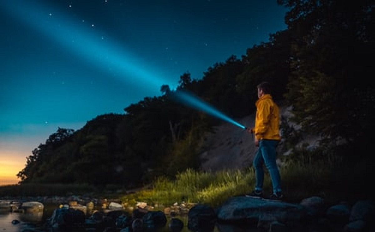 FLASHLIGHTS