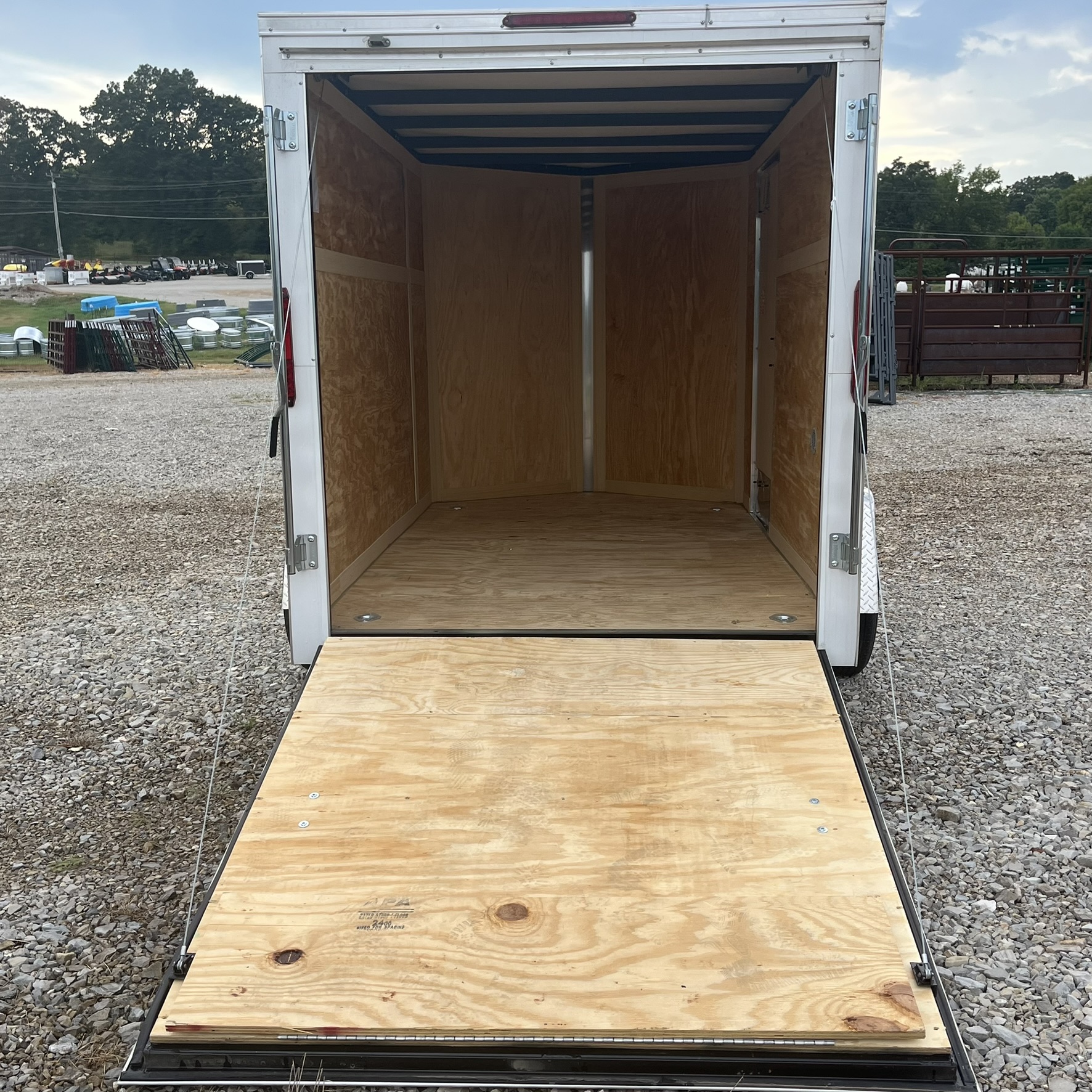 HOMESTEADER INTREPID 6X10 CARGO TRAILER