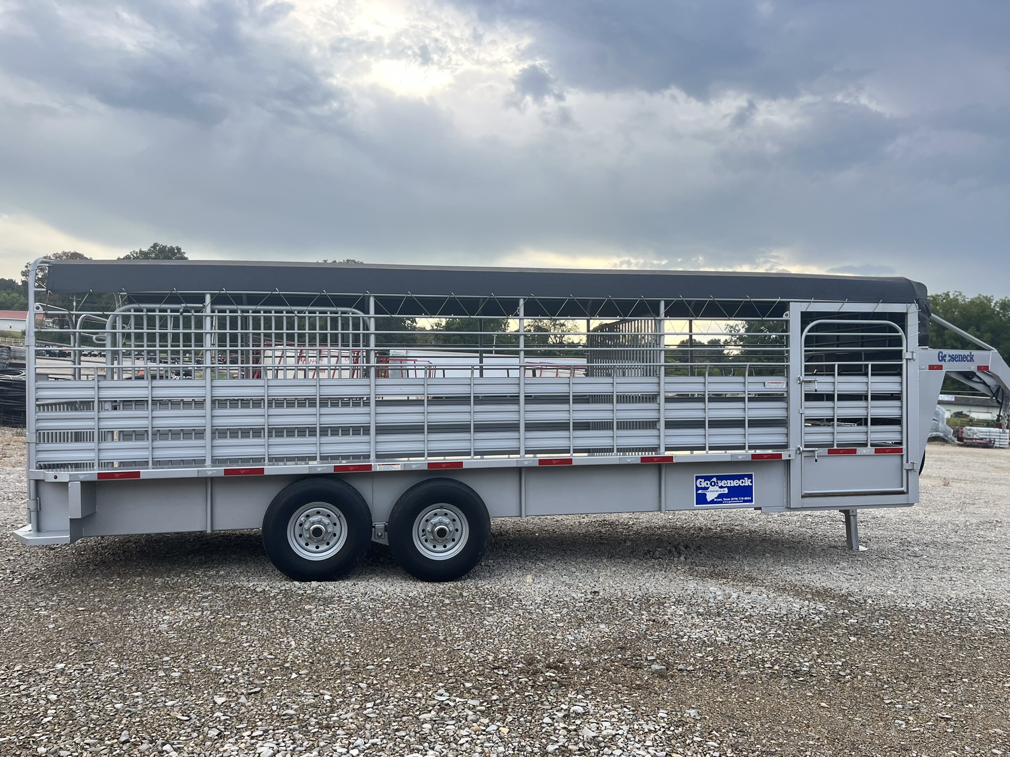 GOOSENCEK 24'X6'8" STEEL CATTLE TRAILER