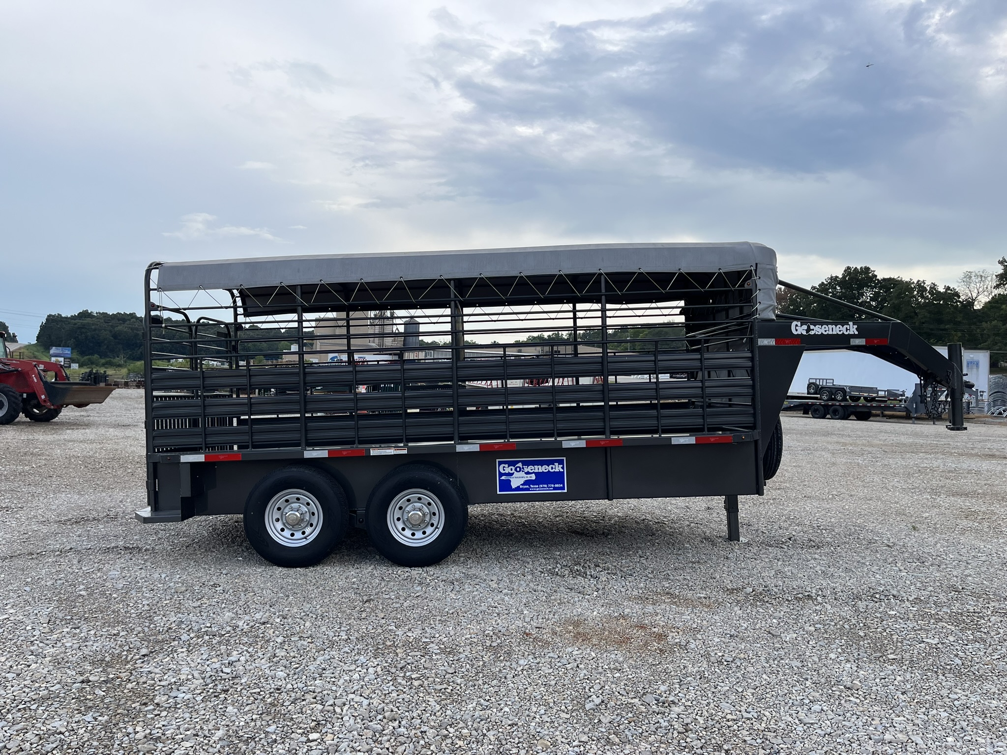 GOOSENECK 16\' X 6\'8\" STEEL CATTLE TRAILER