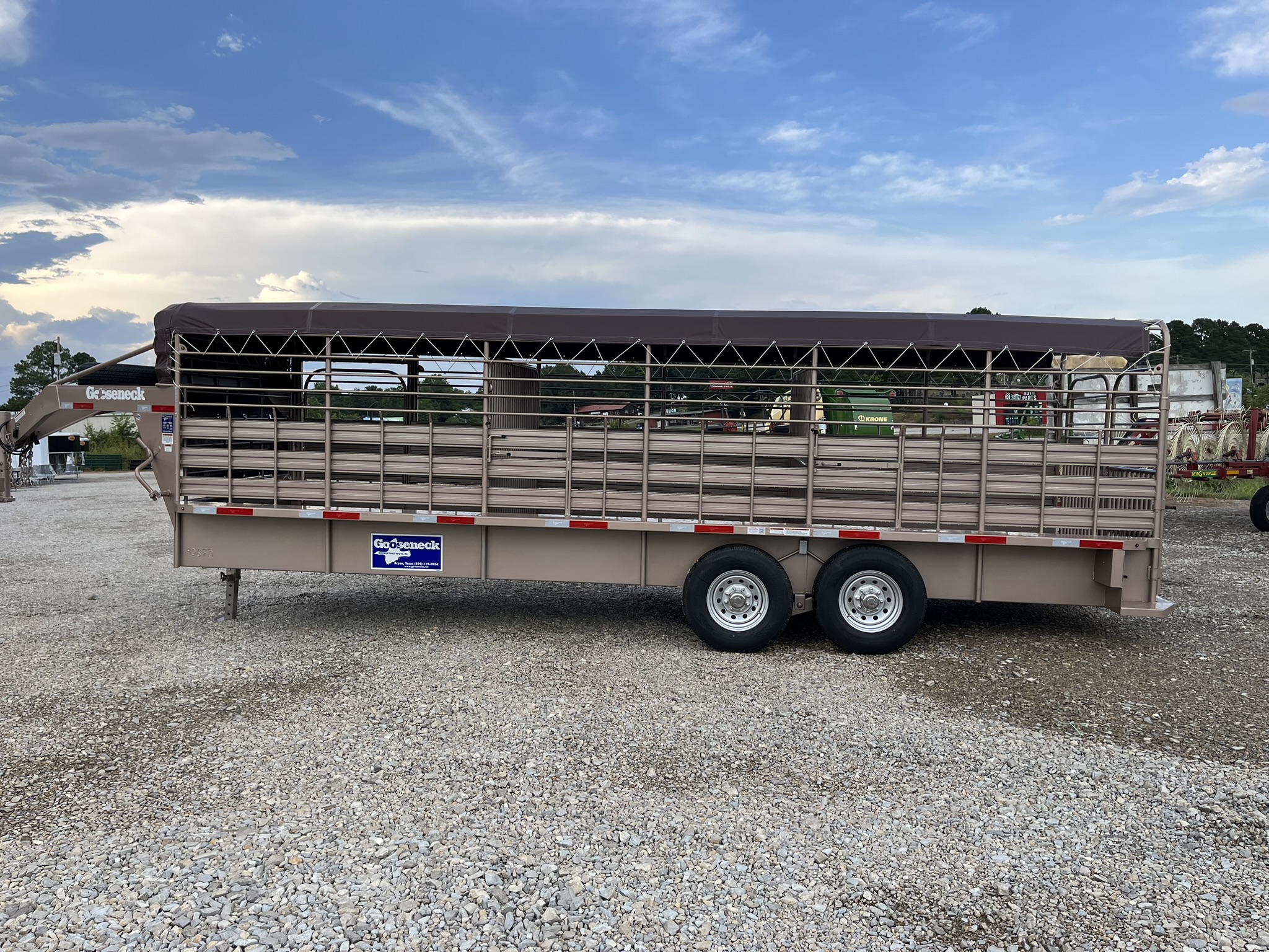 GOOSENECK 24'X6'8" CATTLE TRAILER