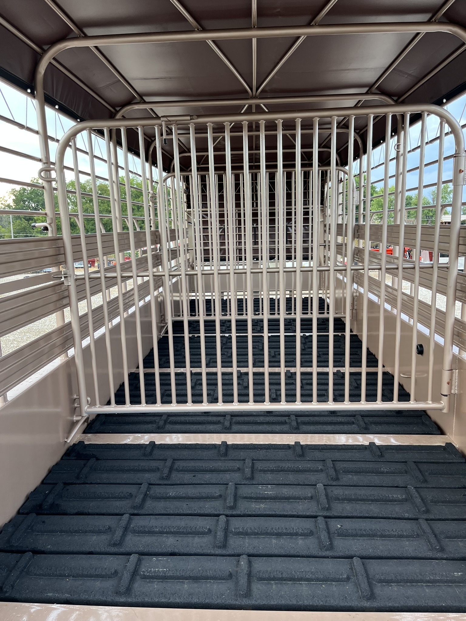 GOOSENECK 24\'X6\'8\" CATTLE TRAILER