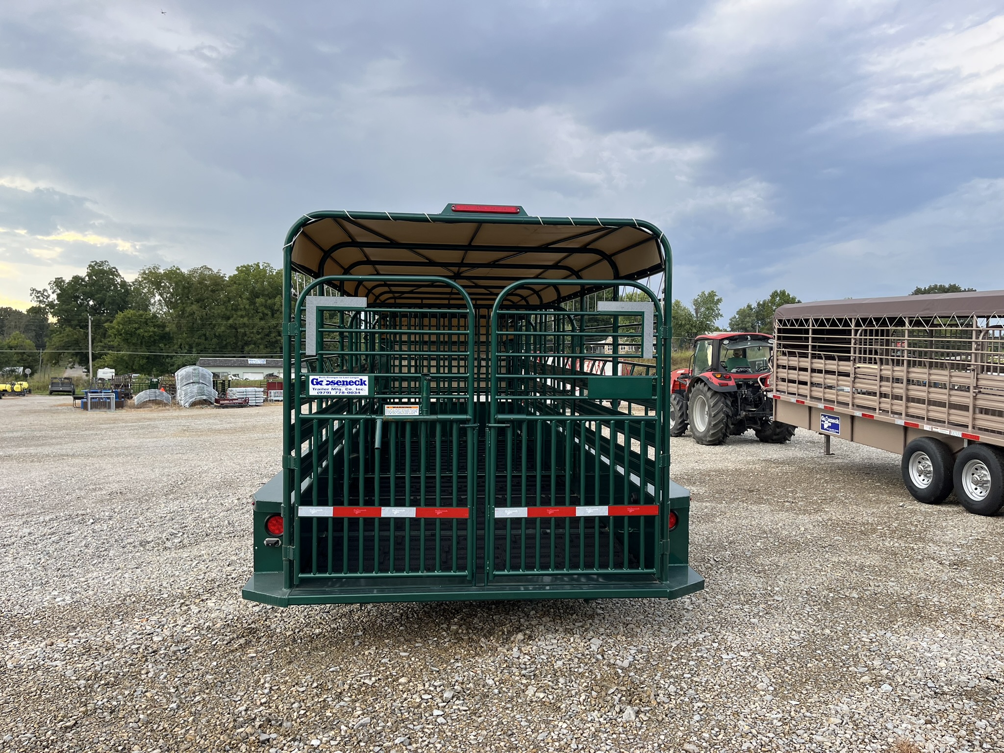 GOOSENECK 24\'X6\'8\" STEEL CATTLE TRAILER
