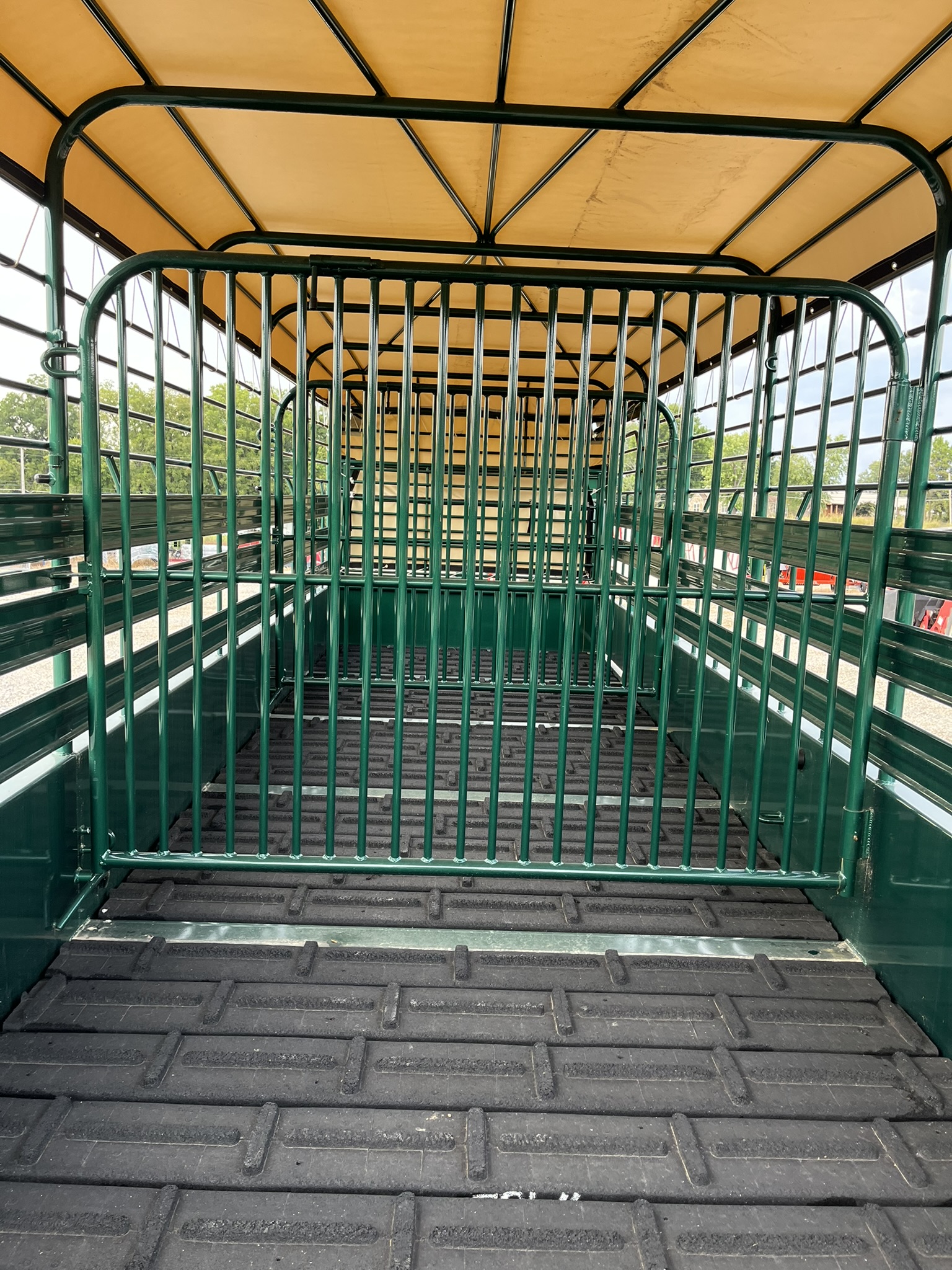 GOOSENECK 24\'X6\'8\" STEEL CATTLE TRAILER