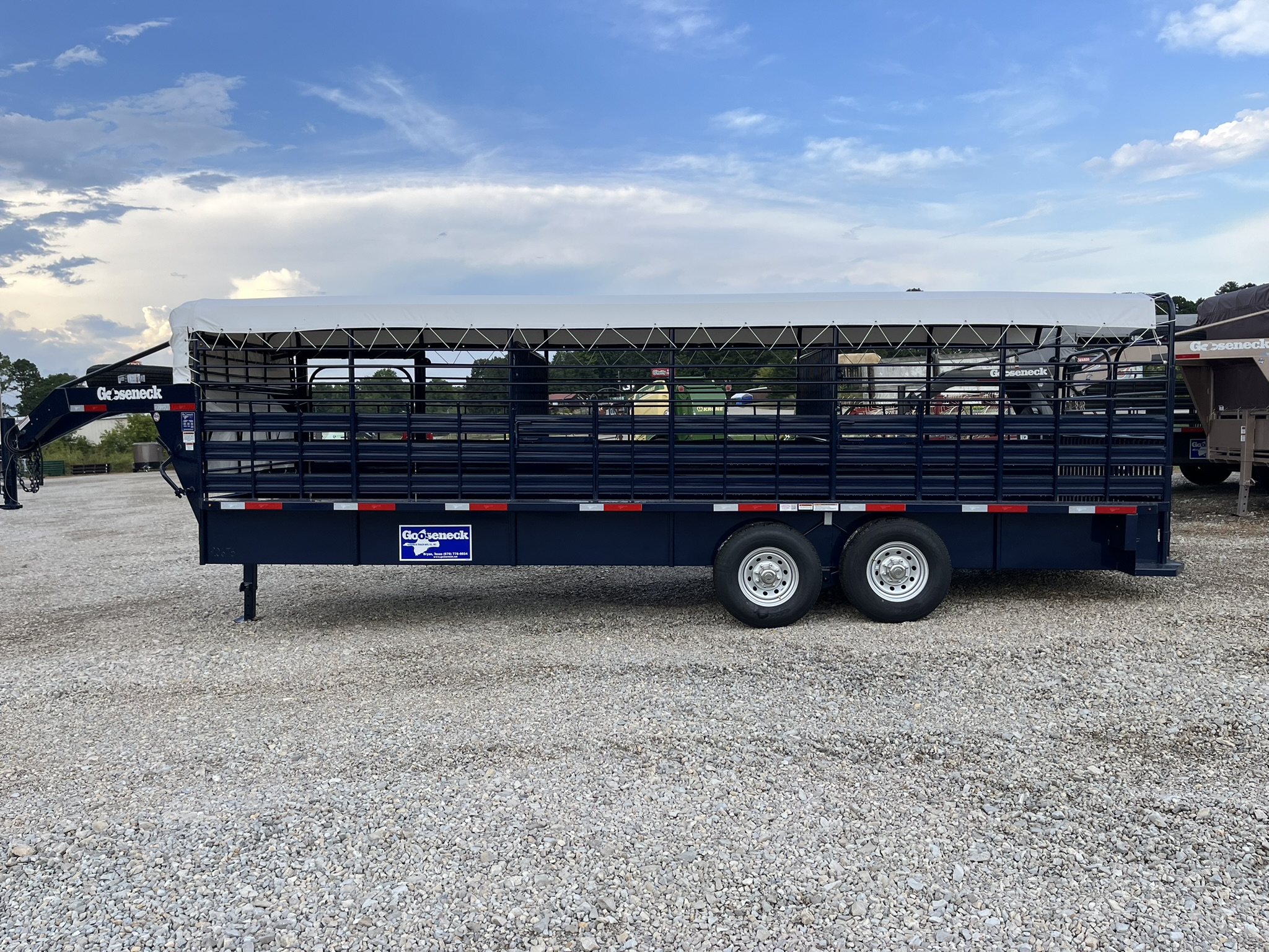 GOOSENECK 24'X6'8" CATTLE TRAILER