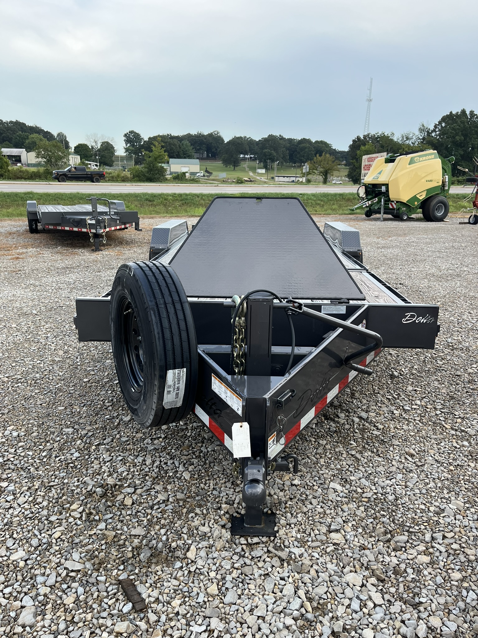 DELTA 22\' BUMPER TILT TRAILER