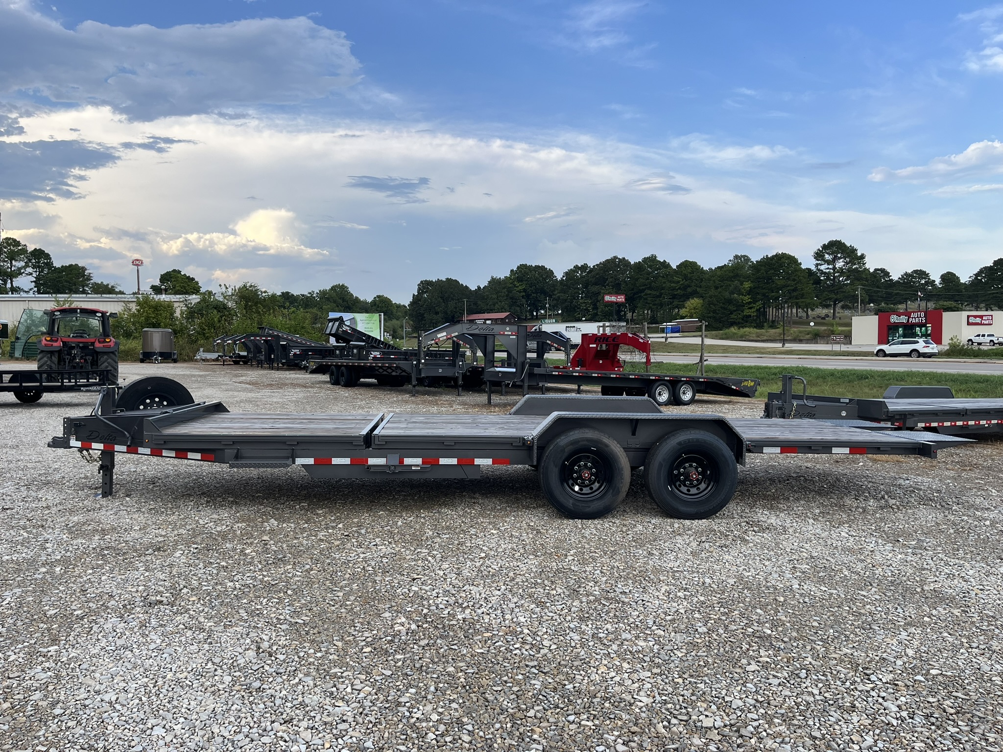 DELTA 22\' BUMPER TILT TRAILER