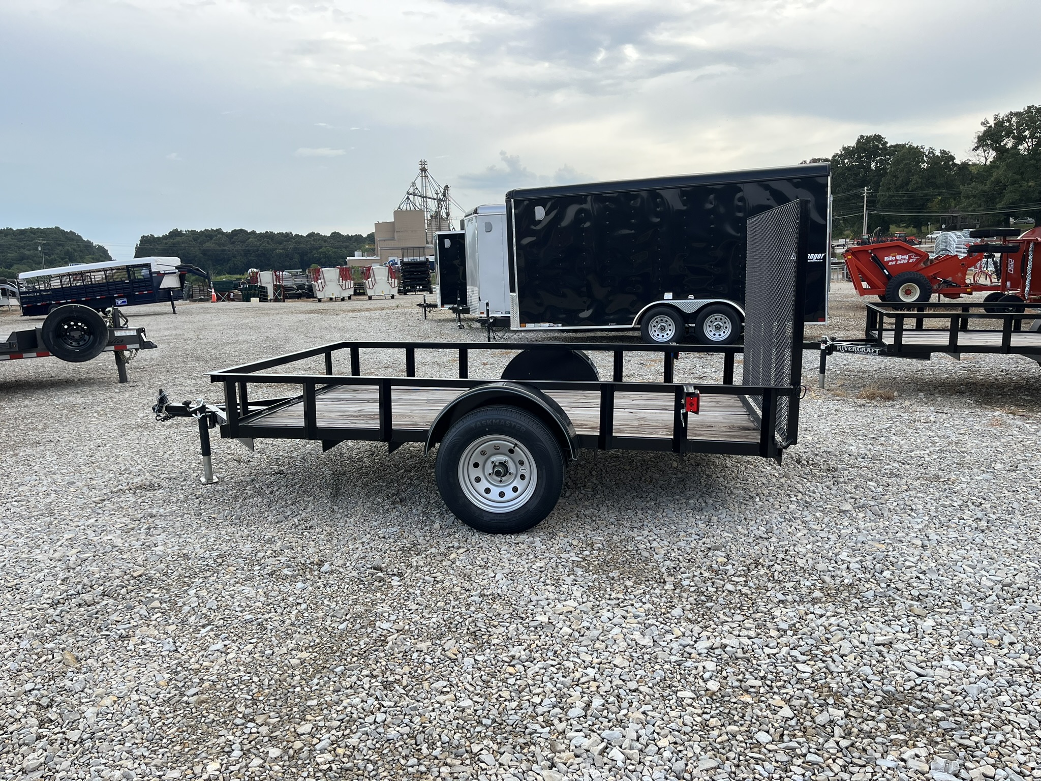 RIVERCRAFT 76\"X10\' UTILITY TRAILER