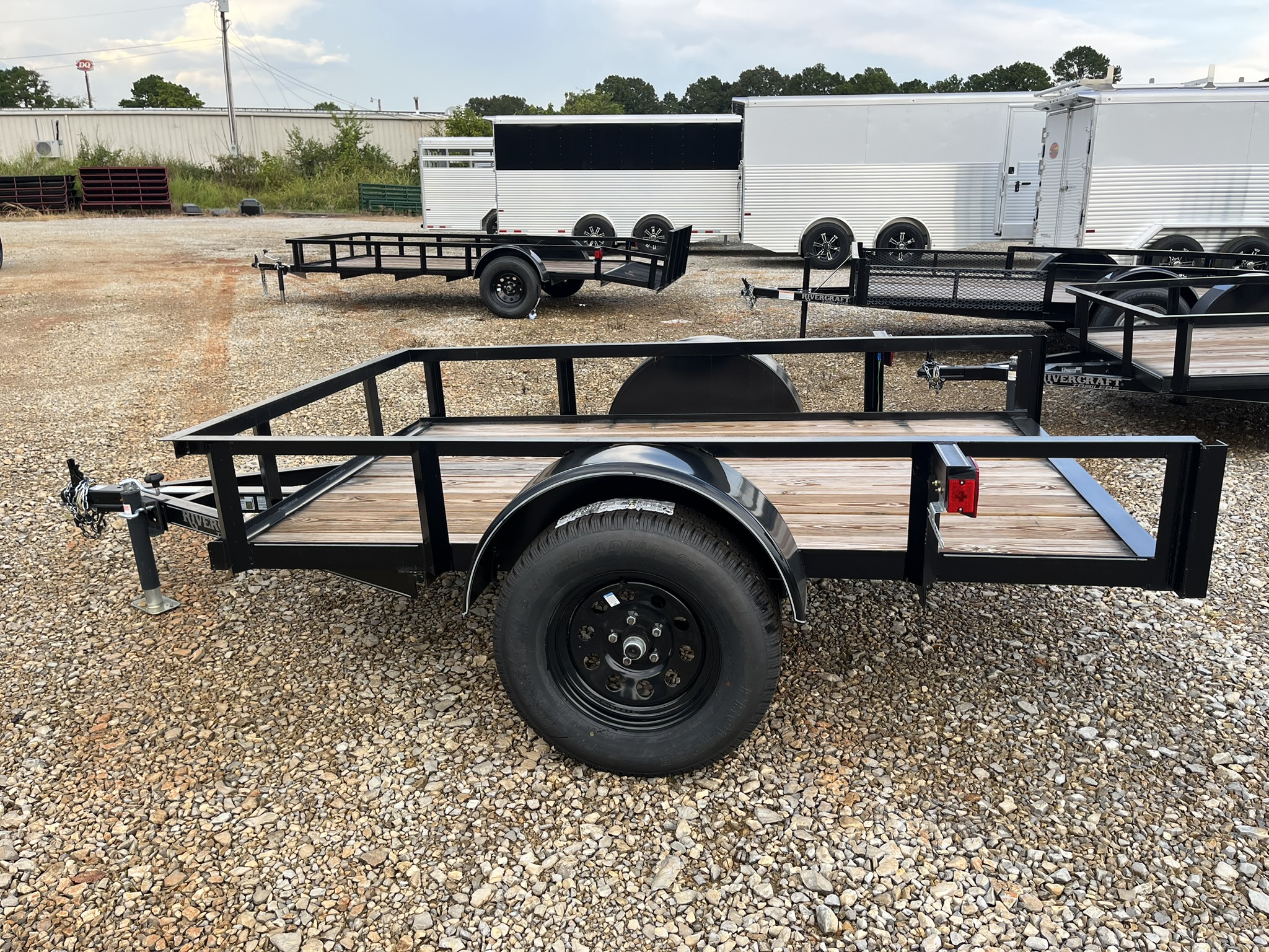 RIVERCRAFT 5\'X8\' TILT TRAILER