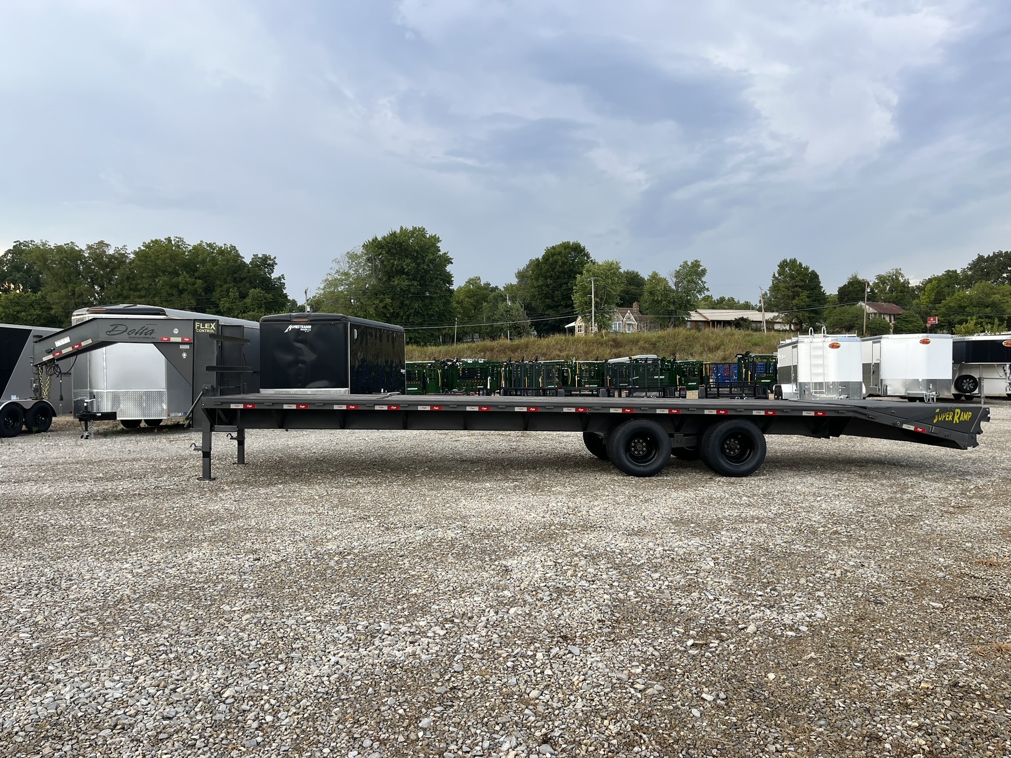 DELTA 32' FLATBED TRAILER