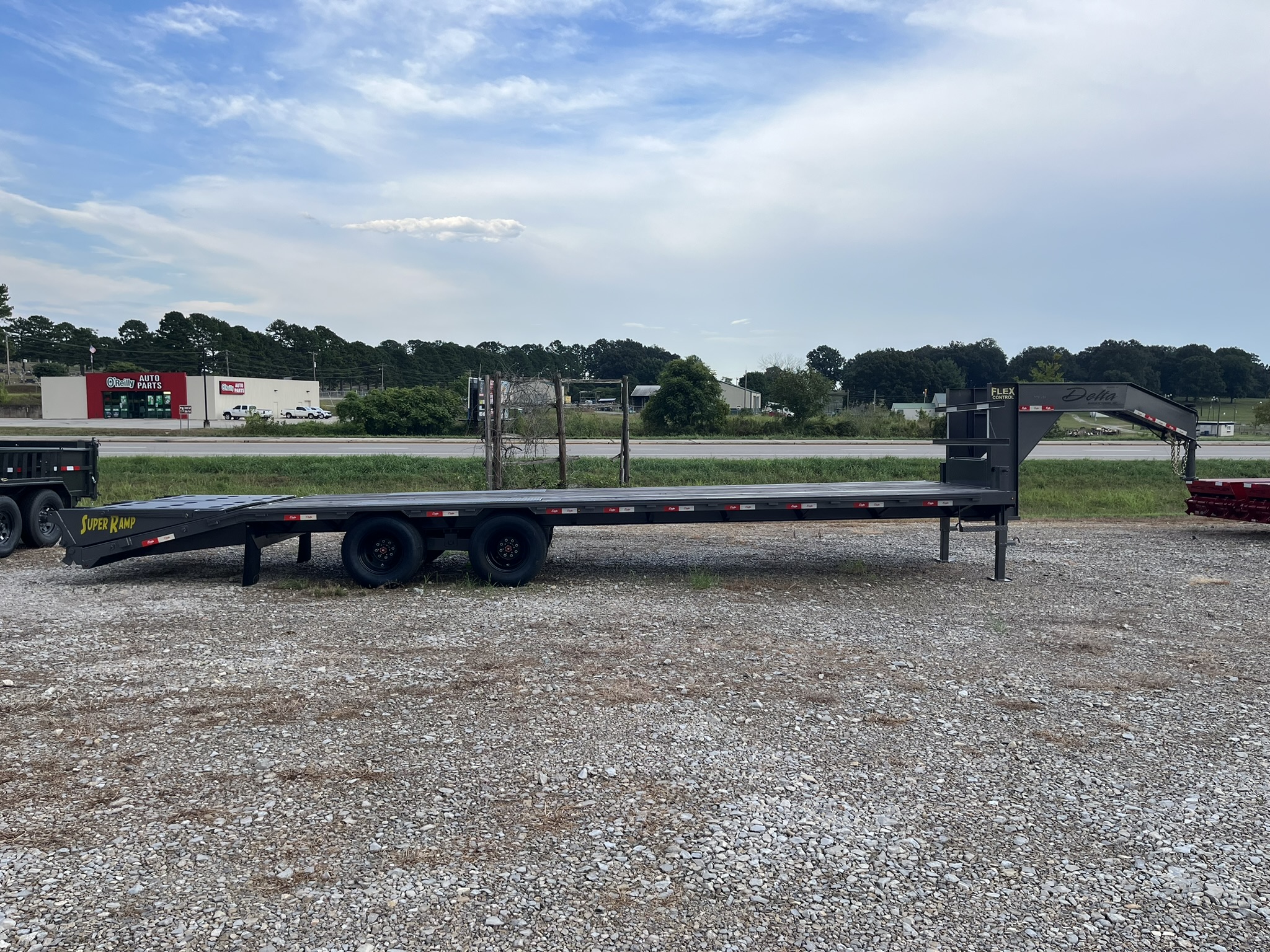 DELTA 30\' FLATBED TRAILER