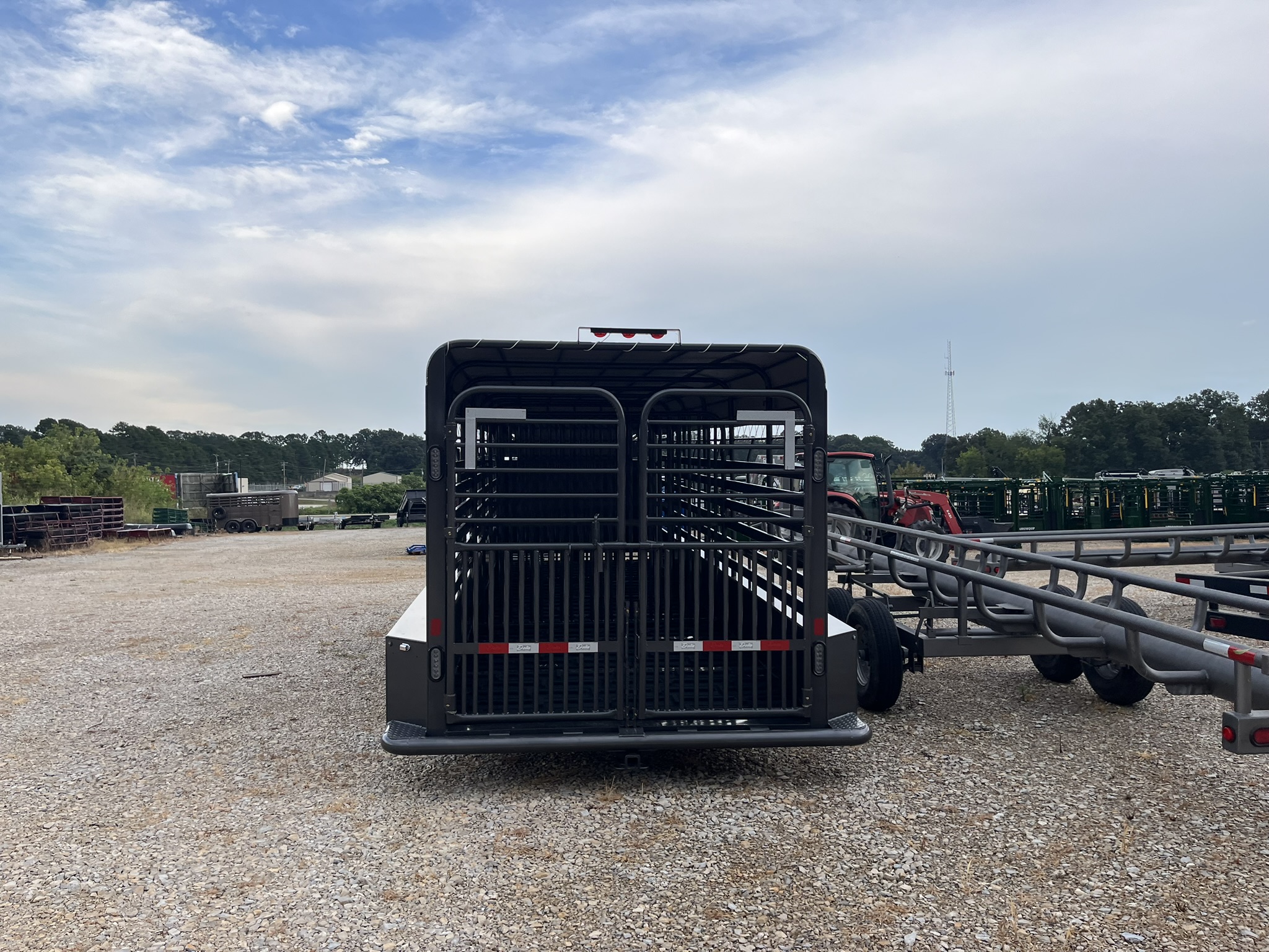 DELTA 24\' CATTLE TRAILER
