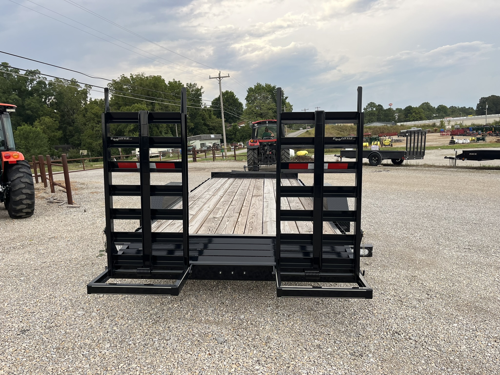 DOOLITTLE 20\' FLATBED TRAILER WITH RAMPS