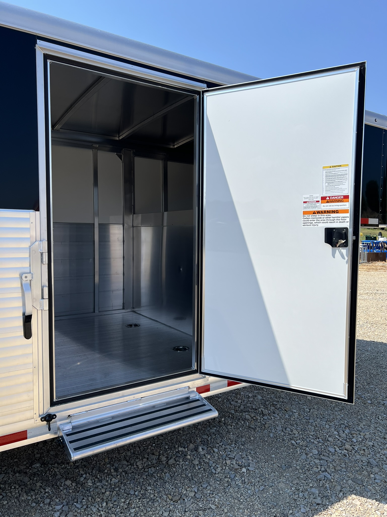 SUNDOWNER WORKHORSE 24\' CARGO TRAILER