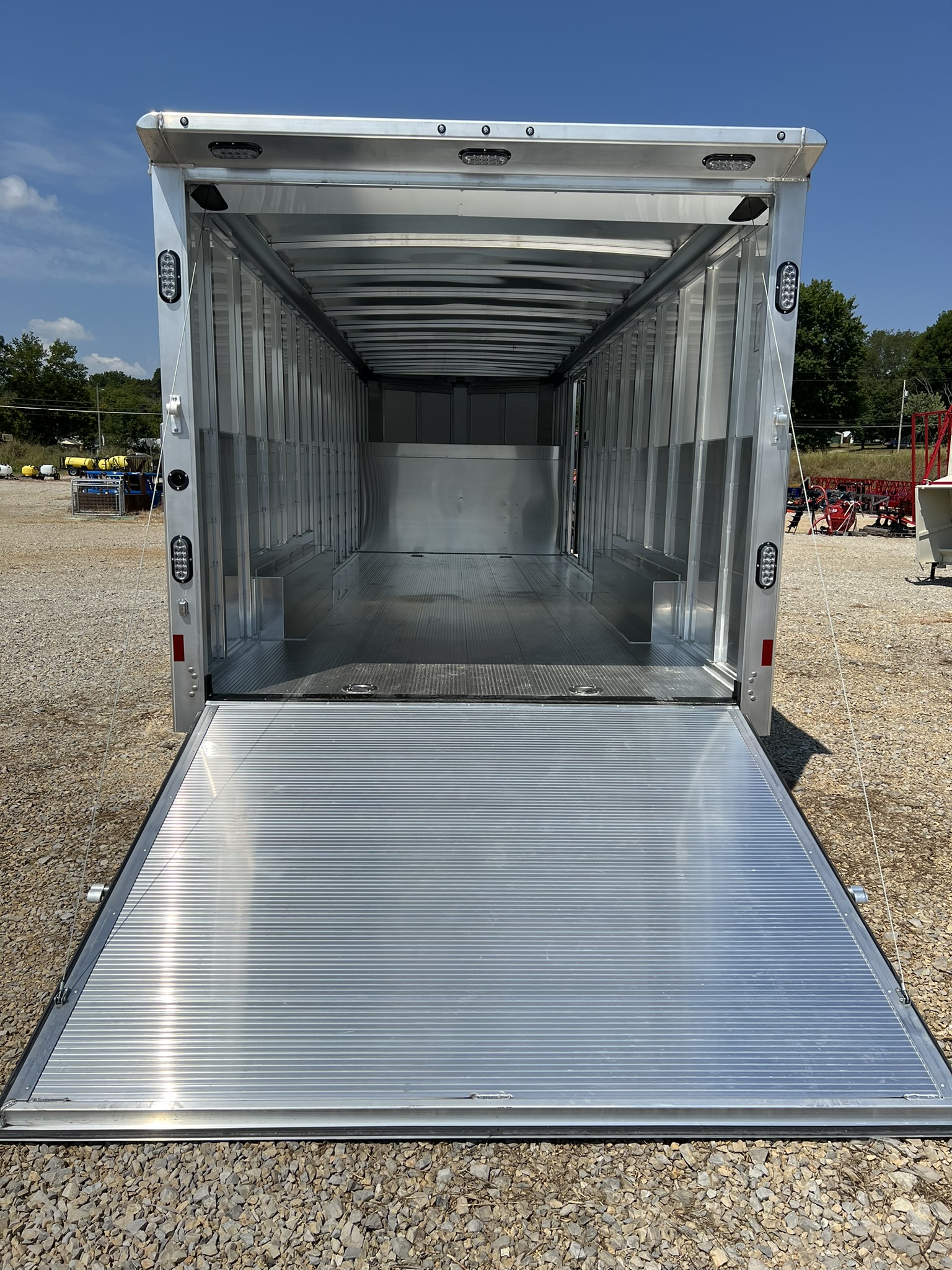 SUNDOWNER WORKHORSE 24\' CARGO TRAILER