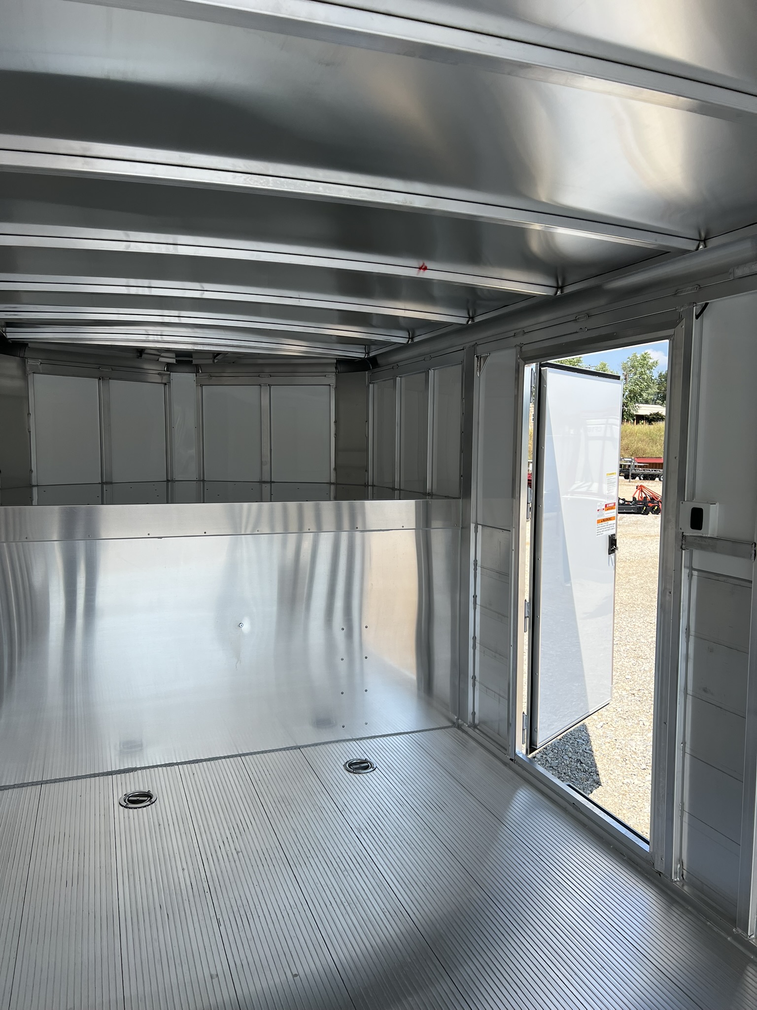 SUNDOWNER WORKHORSE 24\' CARGO TRAILER
