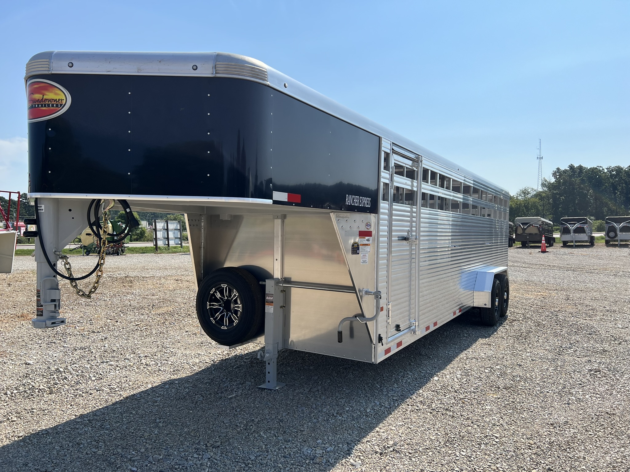 SUNDOWNER 24\' RANCHER STOCK TRAILER