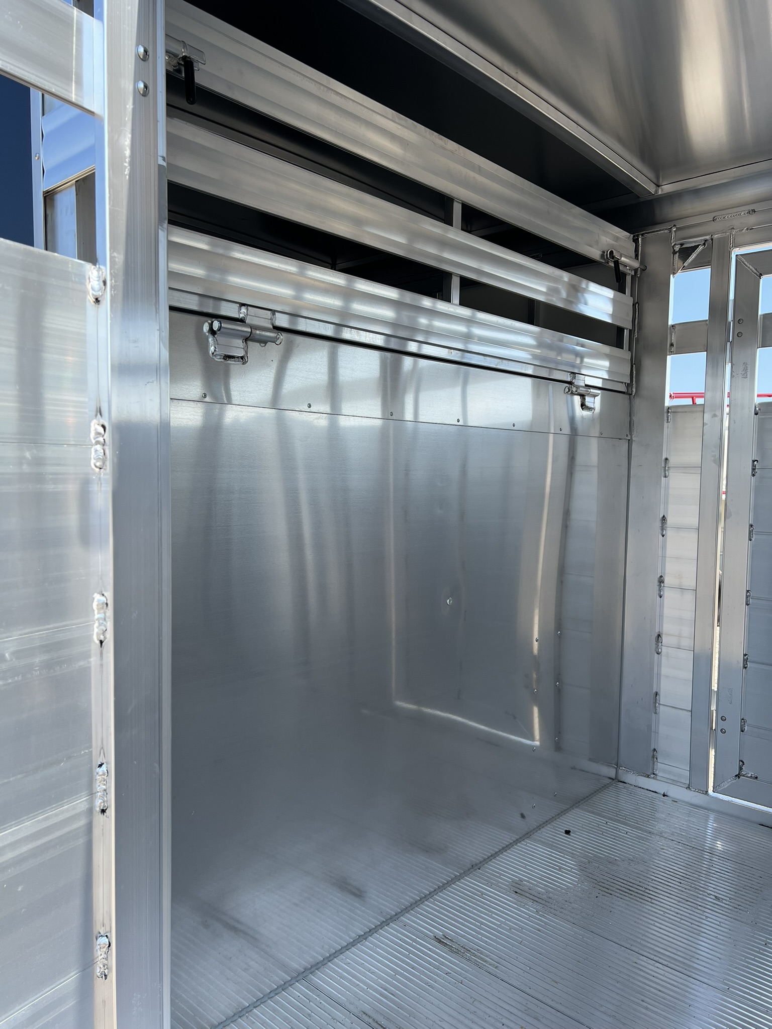 SUNDOWNER 24\' RANCHER STOCK TRAILER