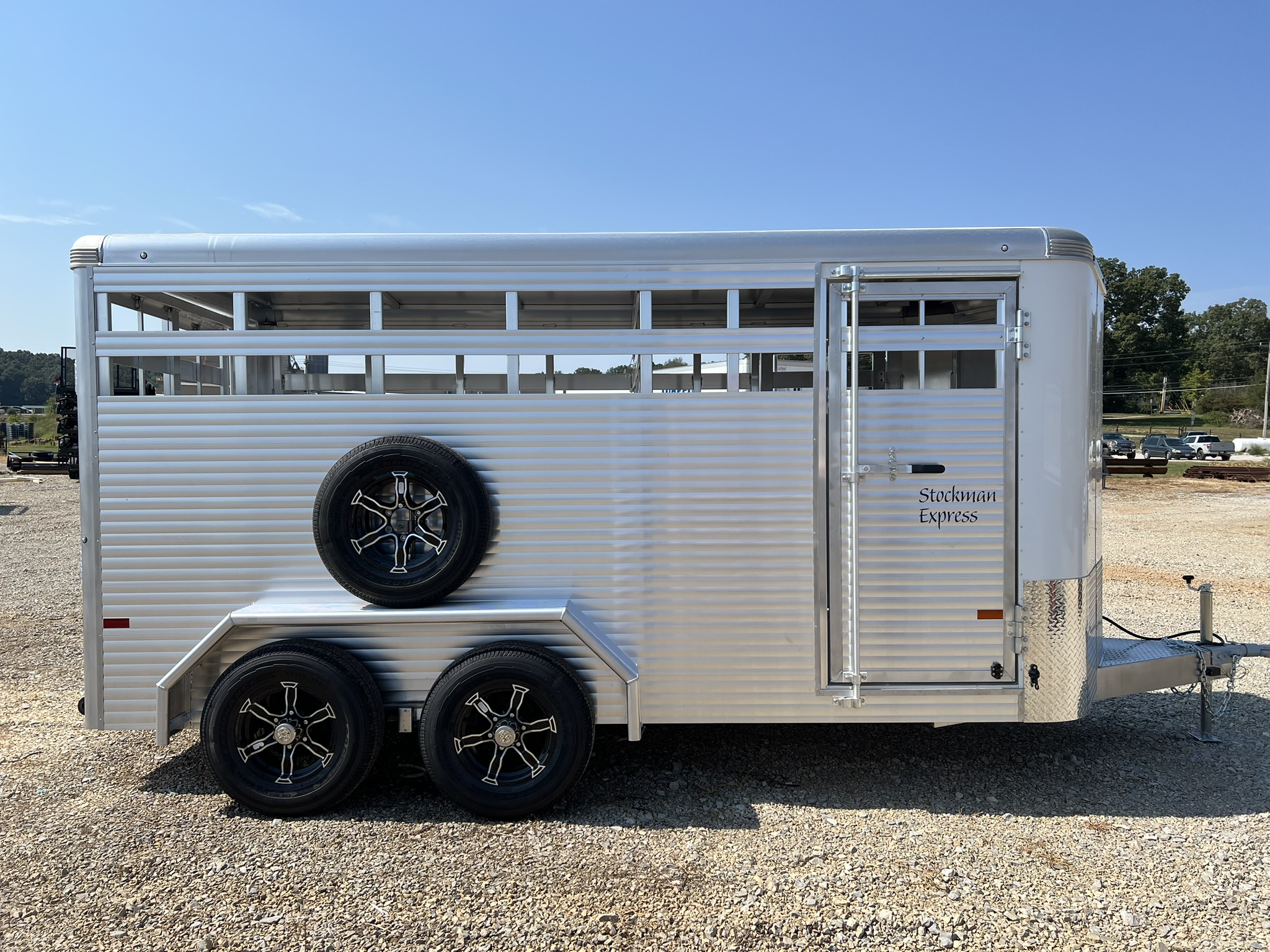 SUNDOWNER 16' STOCKMAN TRAILER