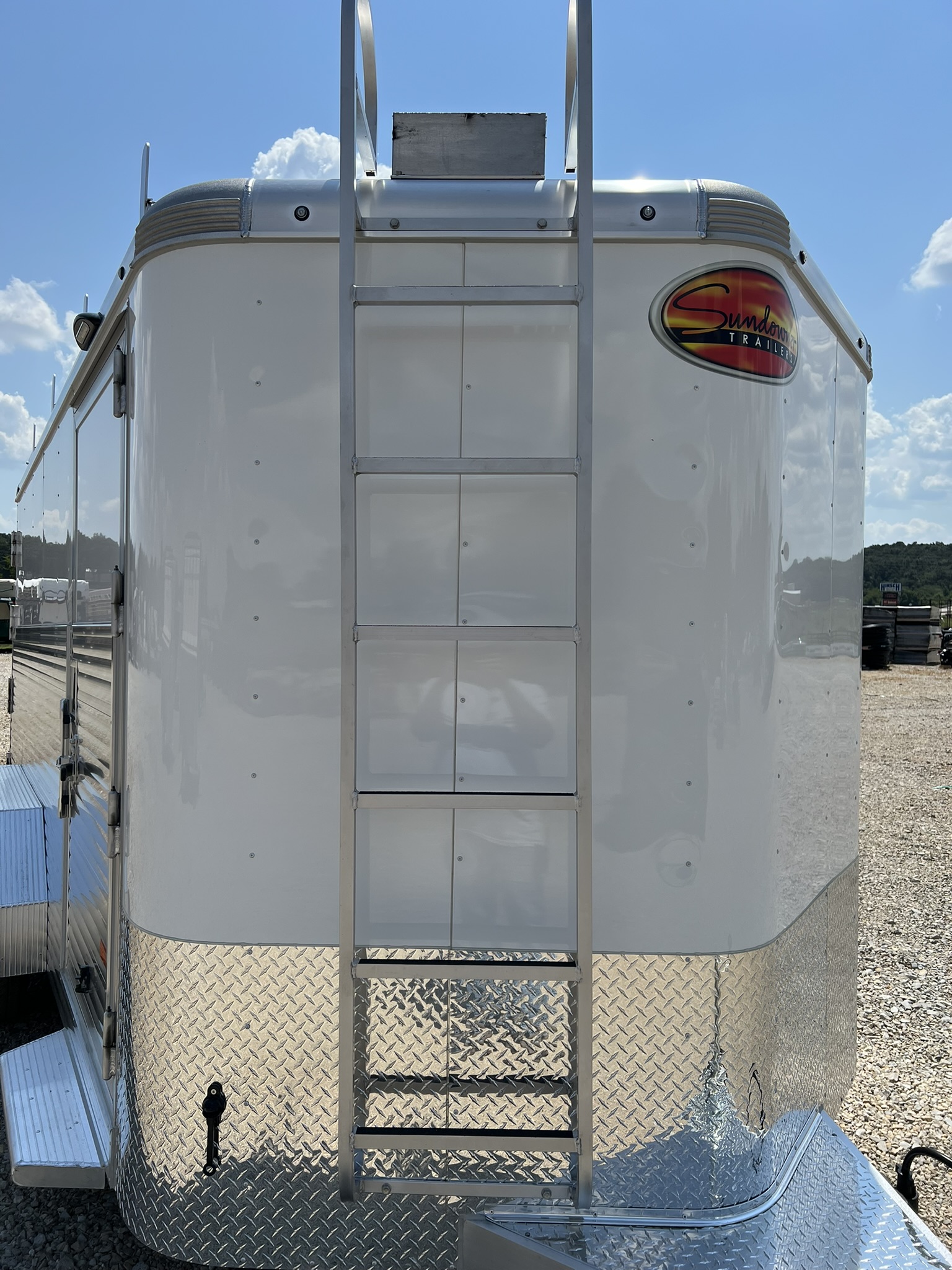 SUNDOWNER 16\' CONTRACTOR CARGO TRAILER