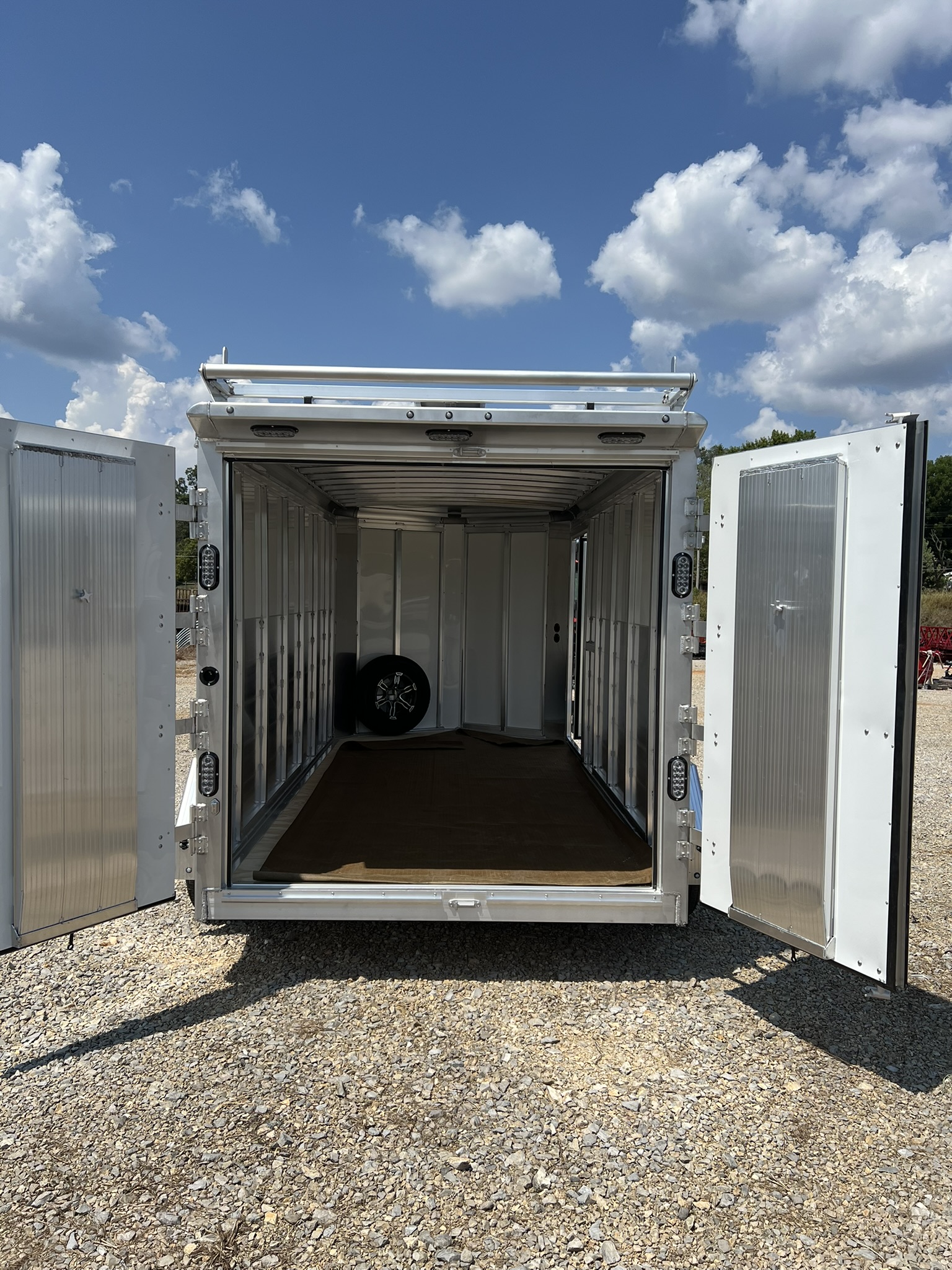 SUNDOWNER 16\' CONTRACTOR CARGO TRAILER