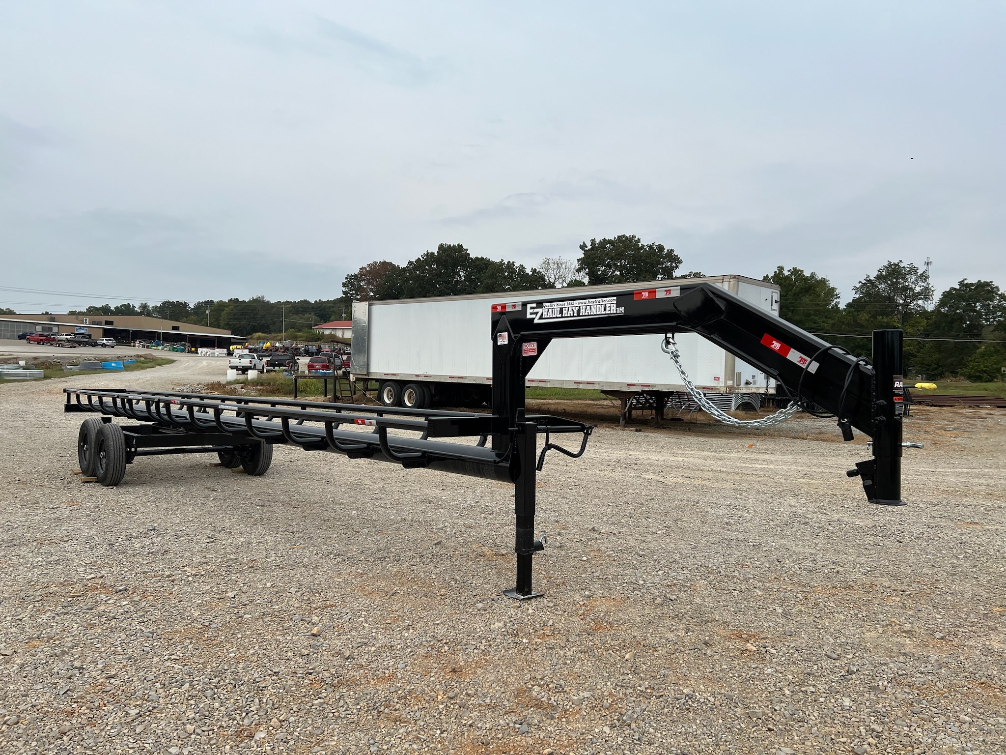 36' EZHAUL HYDRAULIC DUMP BALE HAULER