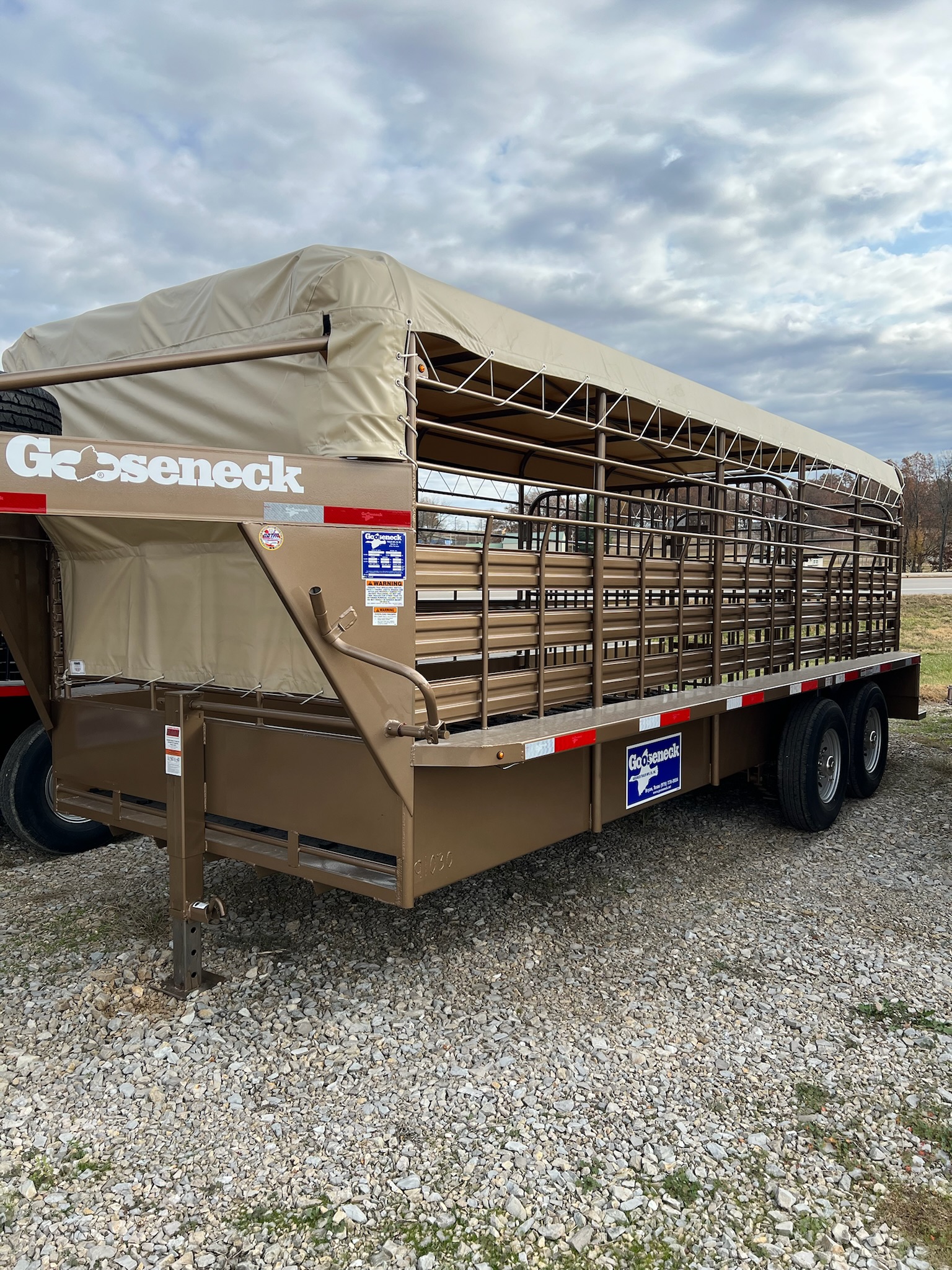 GOOSNECK 20" STOCK TRAILER