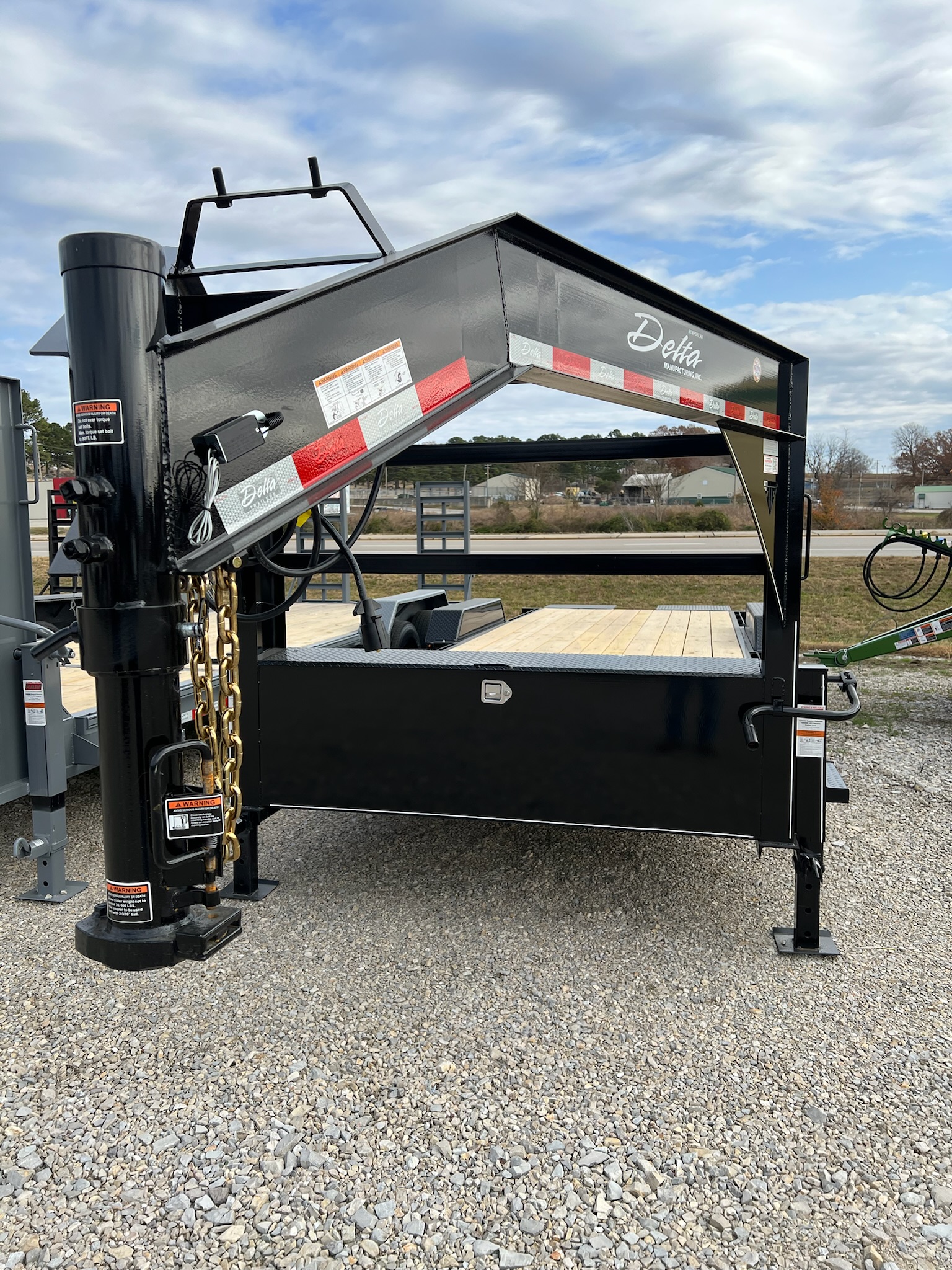 DELTA 22\' TILT TRAILER