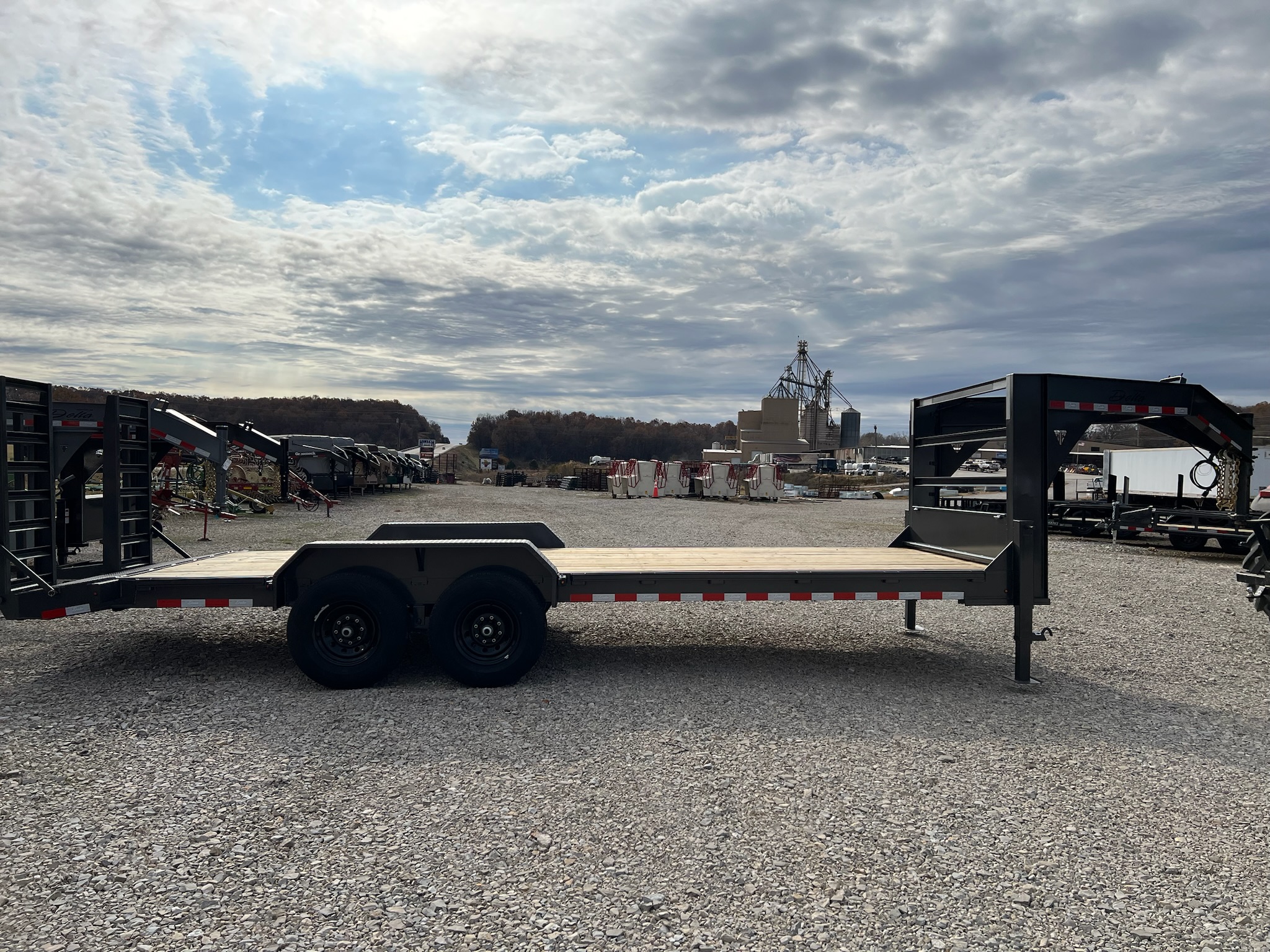 DELTA 22' FLATBED TRAILER
