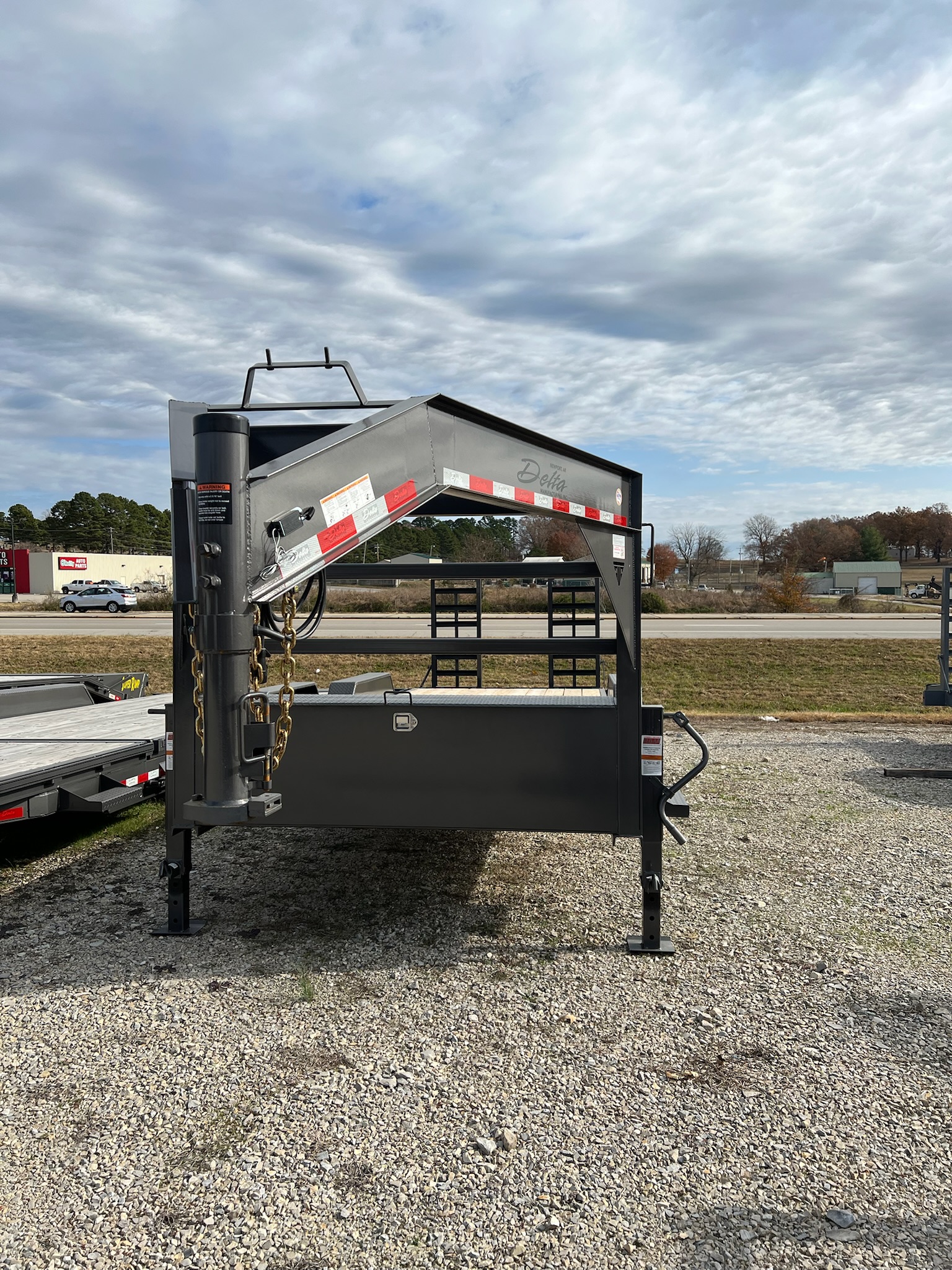 DELTA 22\' FLATBED TRAILER