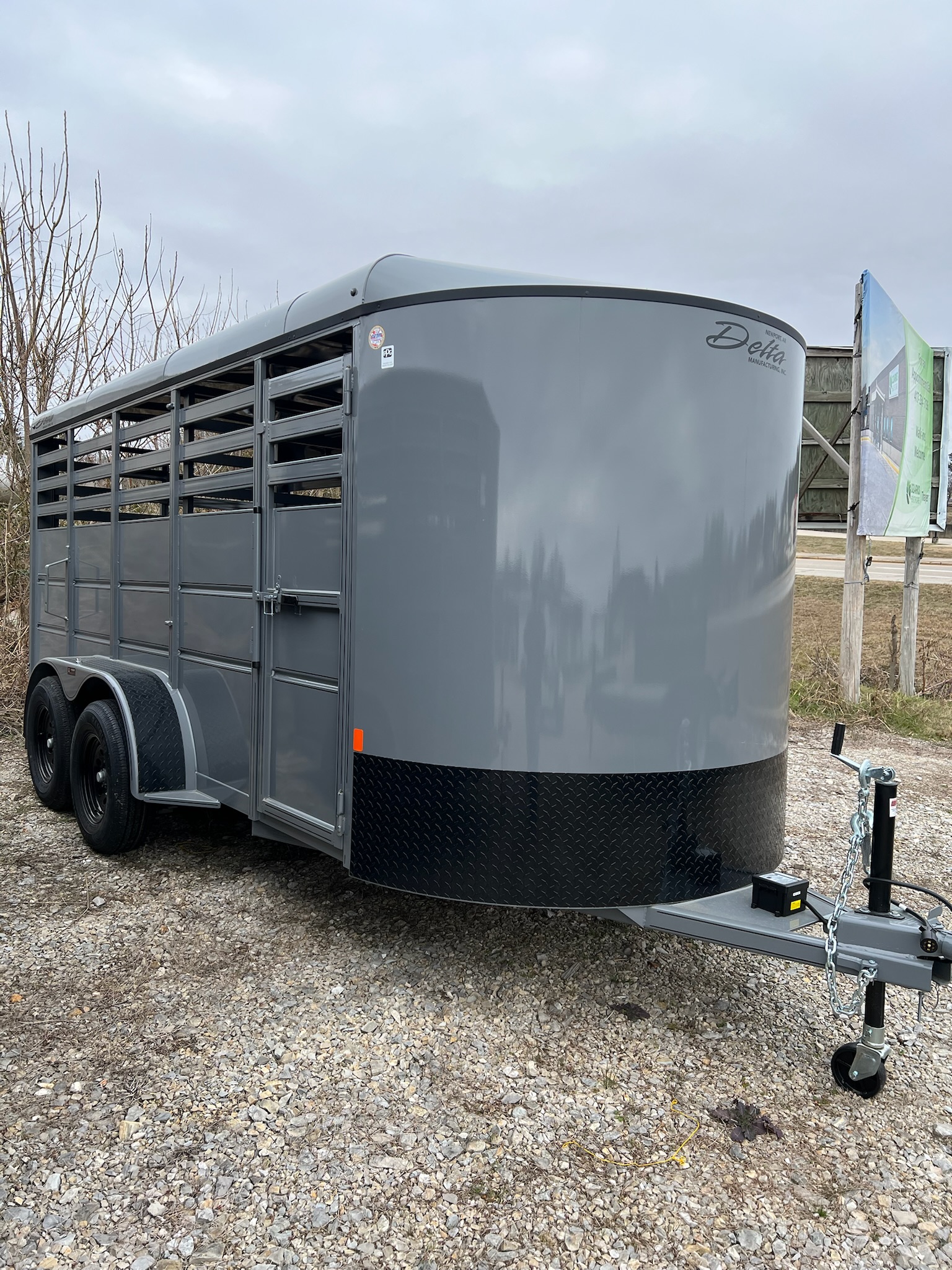 DELTA 16\' BUMPER PULL STOCK TRAILER