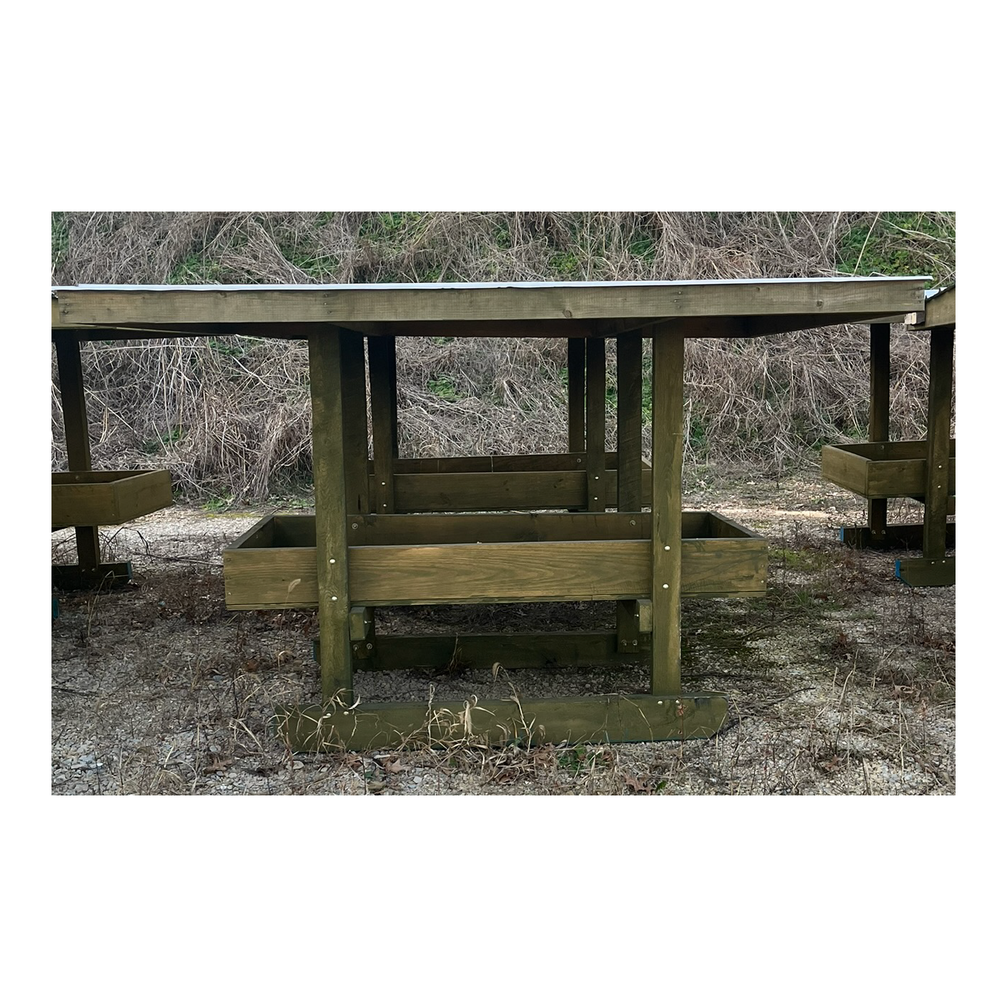 6' COVERED MINERAL BUNK FEEDER