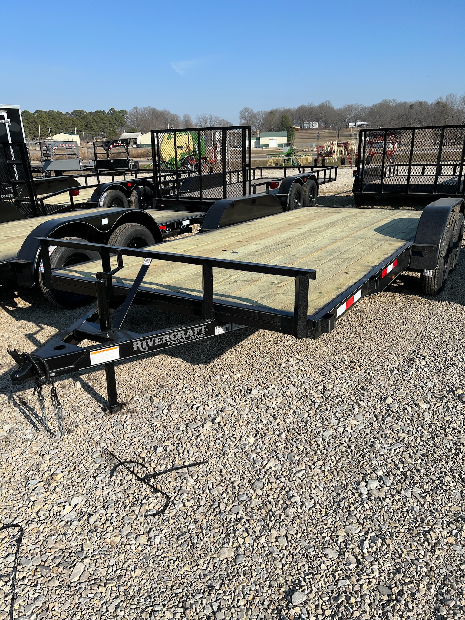 RIVERCRAFT 18\' DOVETAIL CAR HAULER