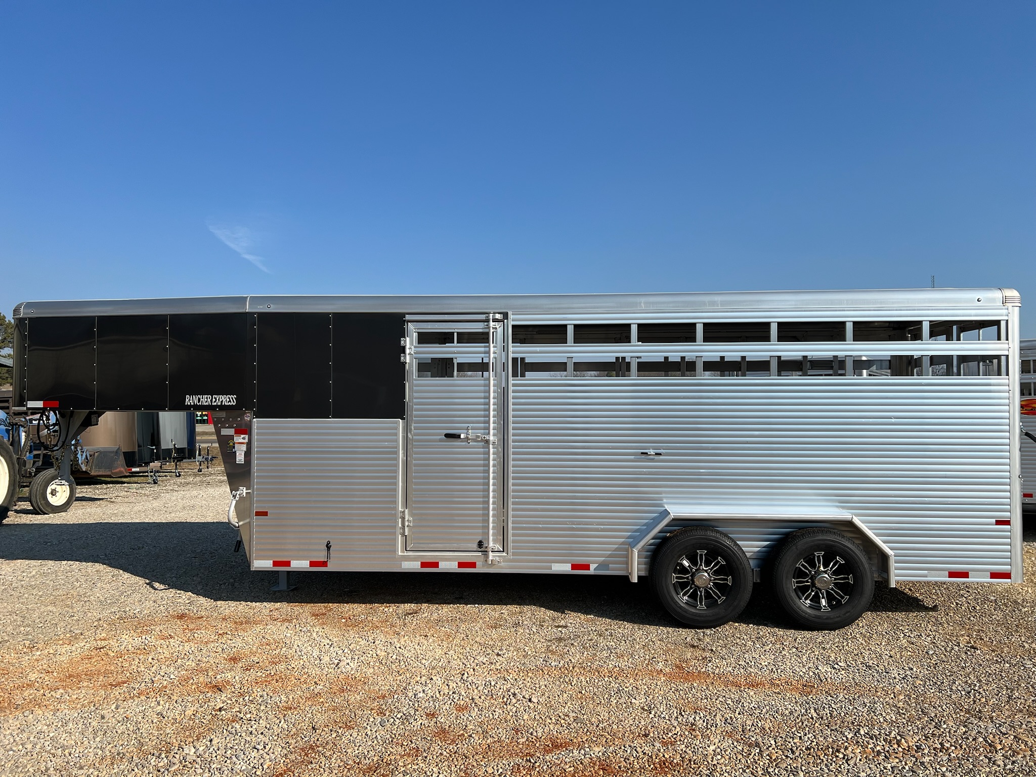 SUNDOWNER 20' STOCK TRAILER WITH TACK ROOM