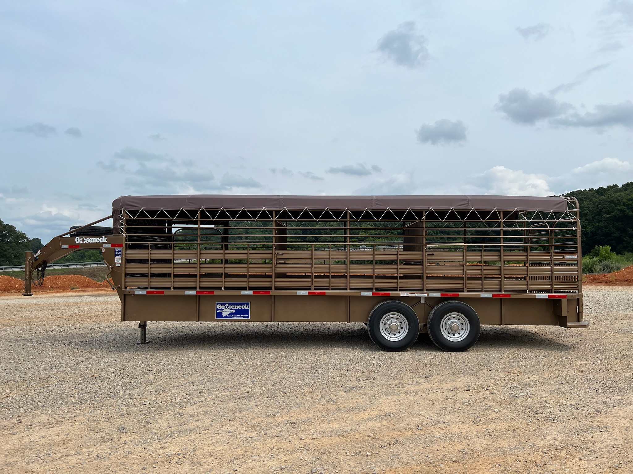 24' GOOSENECK STOCK TRAILER
