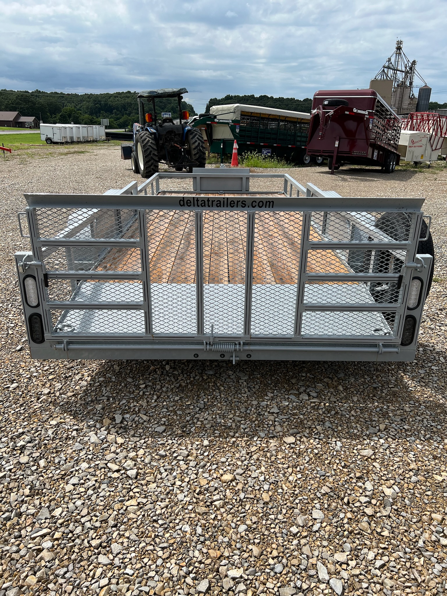 16\" DELTA BUMPER PULL UTILITY TRAILER
