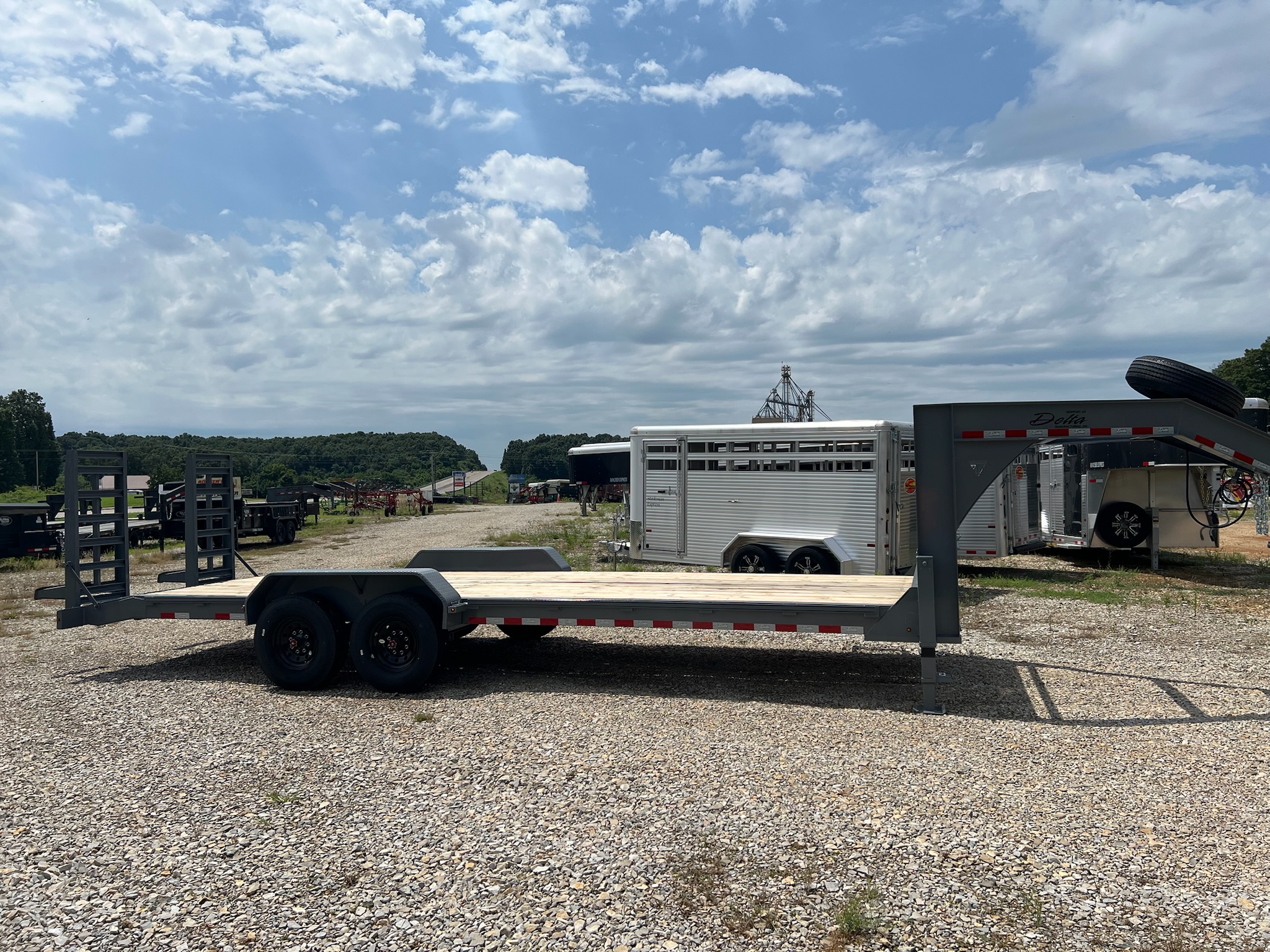 24\' DELTA UTILITY TRAILER