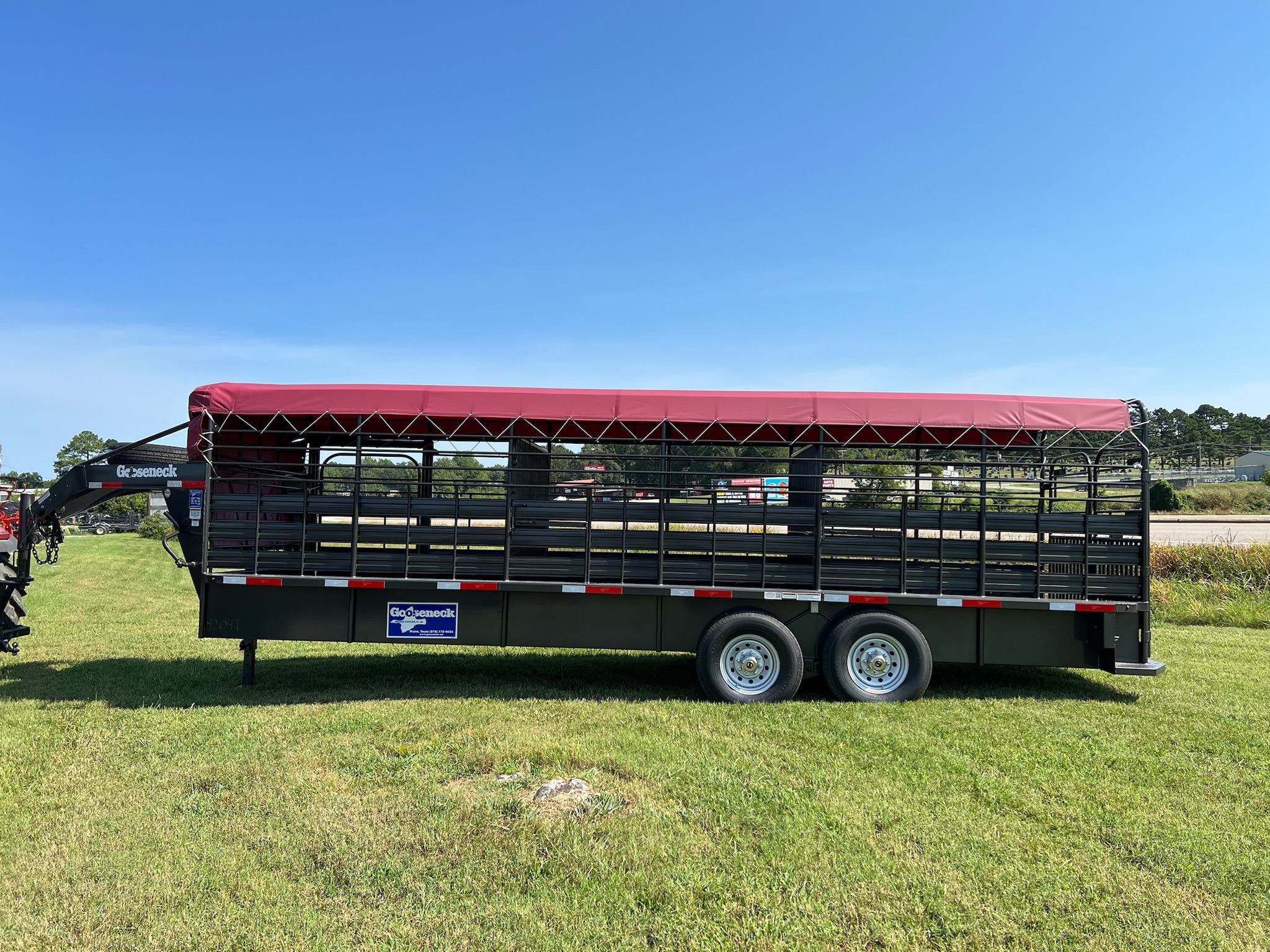 24" GOOSENECK LIVESTOCK TRAILER
